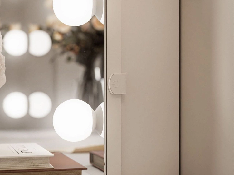 Schminktisch im Glamour-Stil mit schwarzen Beinen, Kristallgriffen und LED-Beleuchtung Olivine Elite Weiß Hochglanz