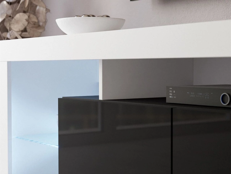 TV-Lowboard mit Türen und Aufsatz 150 cm Nodoo Weiß Hochglanz