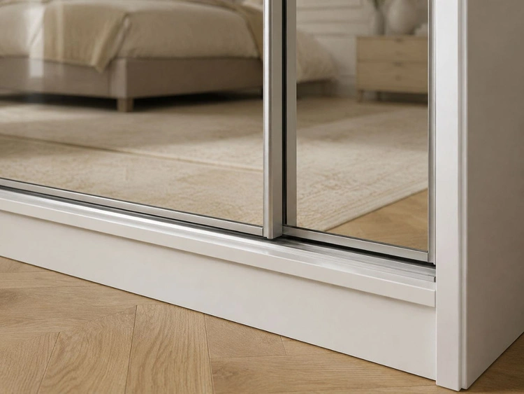 Schiebetürenschrank 250 cm mit Spiegel und LED-Beleuchtung Luzio Weiß